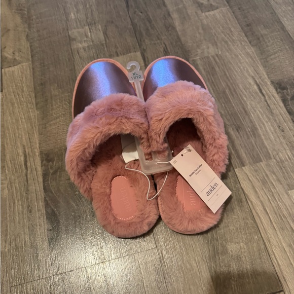Valentines gift 💝 Metallic Pink Faux Fur Slippers for women - Picture 6 of 11